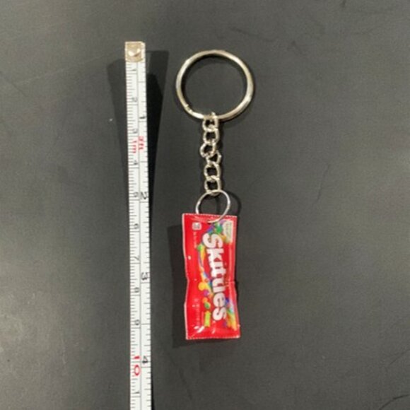 Skittles Keychain – Taste the Rainbow Everywhere - Picture 7 of 9